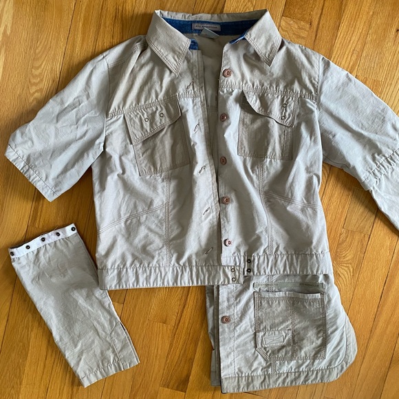 Very Versatile Trench Coat 🧥 - Picture 5 of 5